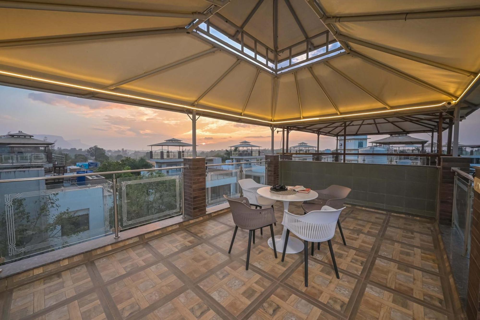 Azure Retreat Villa By Tropicana Stays Lonavala Exterior foto